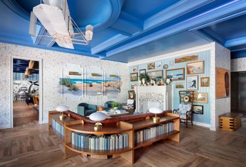 صالة مشتركة/ منطقة التلفزيون, Graduate by Hilton Chapel Hill in Chapel Hill