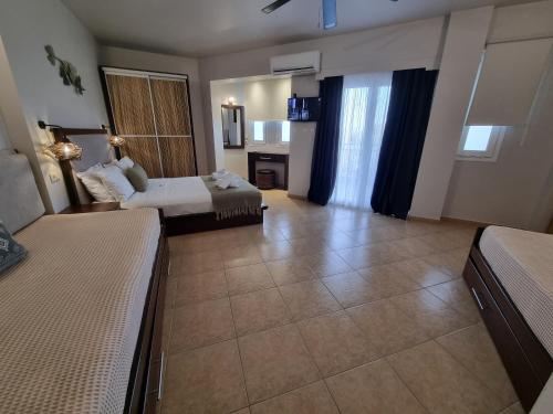 GreenHill Holiday Suites – Sarti, MO
