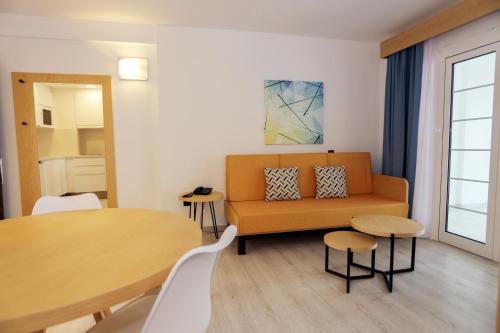 Hotel-Apartamentos Andorra - image 14