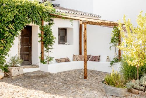 Like-Home-T2-Kina House-Patio in Seixal