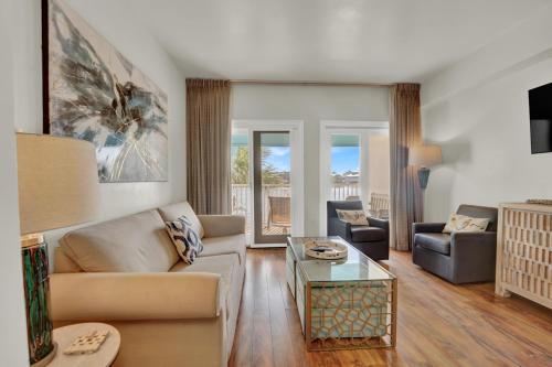 Carillon Beach Resort Inn by Wyndham Vacation Rentals – Panama City Beach, FL