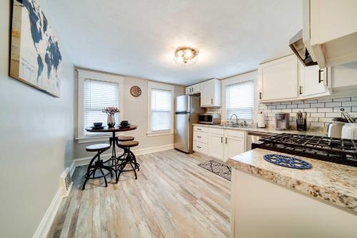 Meadville Apartment with Deck Less Than 2 Mi to Allegheny! in Meadville, USA