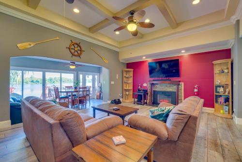 Ocklawaha Lake House with Private Hot Tub and Views! photo 2