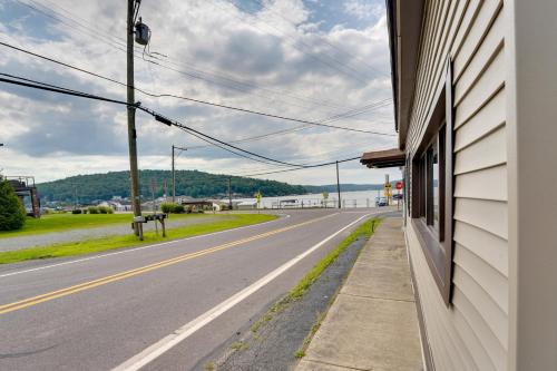 Stylish Harveys Lake Apt - Steps to the Water! in Harveys Lake, USA