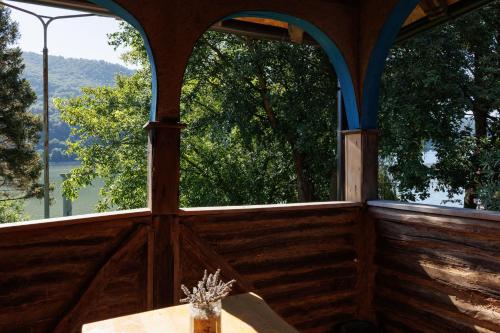 A környék, Zeleni zaliv-The Green Bay in Mosna