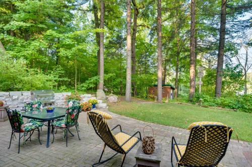 Jefferson Riverfront Retreat with Patio and Fire Pit!