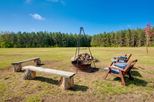 Toivola Home with Fire Pit 8 Mi to Lake Superior!