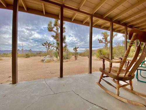 Starbath cabin great for families New HotSpring Salt Spa in Yucca Valley, USA