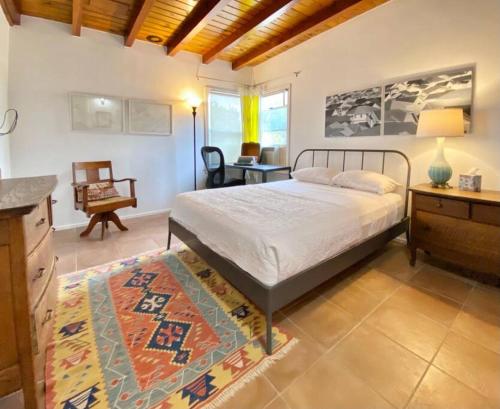 Starbath cabin great for families New HotSpring Salt Spa in Yucca Valley, USA