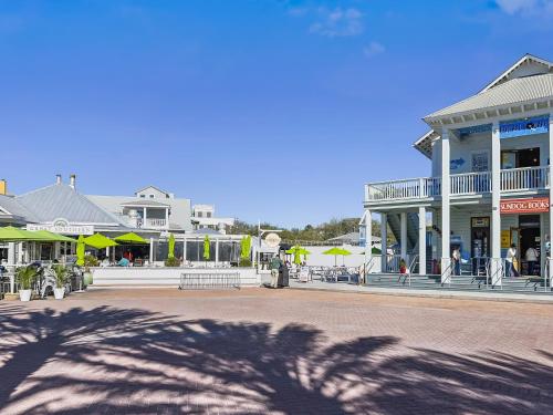 Breakers plus Carriage House home - main image