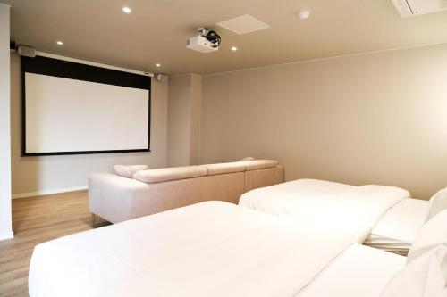 Suite with Movie & Spa