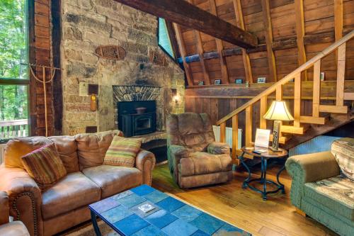 Family-Friendly DuBois Cabin with Community Pool!