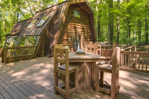 Resort Amenities: Family-Friendly DuBois Cabin in 杜波伊斯