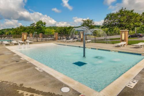 Family-Friendly DuBois Cabin with Community Pool!