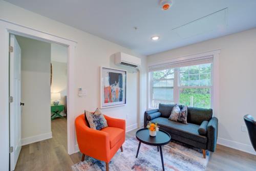 Deluxe Queen Suite