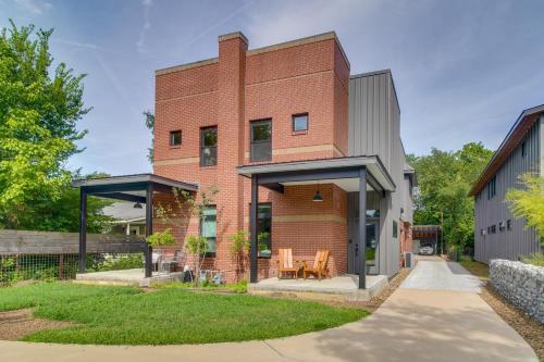 Fayetteville Vacation Rental Less Than 1 Mi to Town Center in Fayetteville, USA