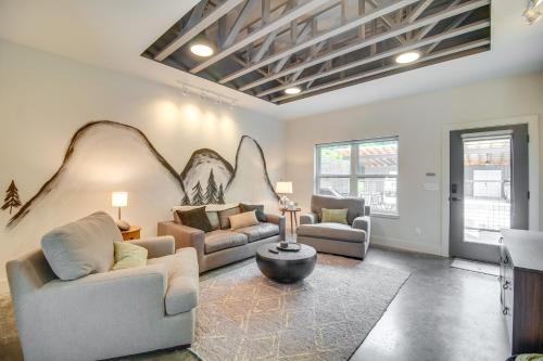 Fayetteville Vacation Rental Less Than 1 Mi to Town Center in Fayetteville, USA