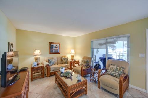 Oceanfront Bonita Beach Condo with Pool Access! - image 10