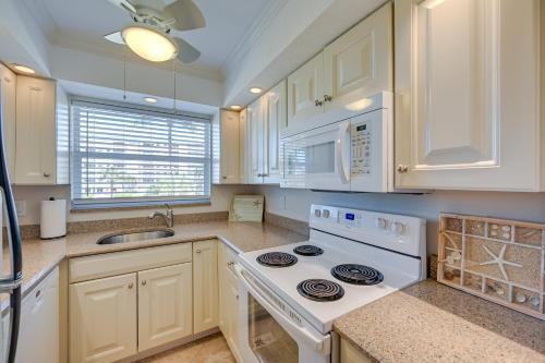 Oceanfront Bonita Beach Condo with Pool Access! - image 14