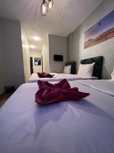 Superior Triple Room image 6