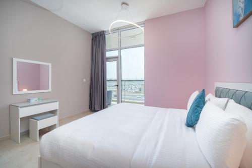 Trinity Holiday Homes - Spacious Modern Living 1BR & 2BR Unique Apartment - image 13