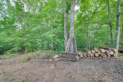 Luxe Kentucky Cabin Rental about 9 Mi to Mammoth Cave!