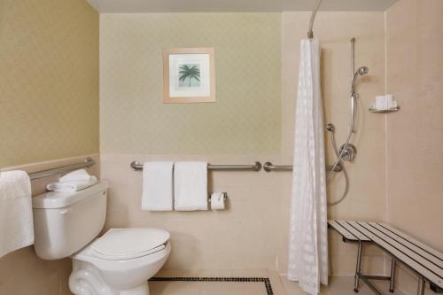 Embassy Suites Los Angeles Glendale - image 5