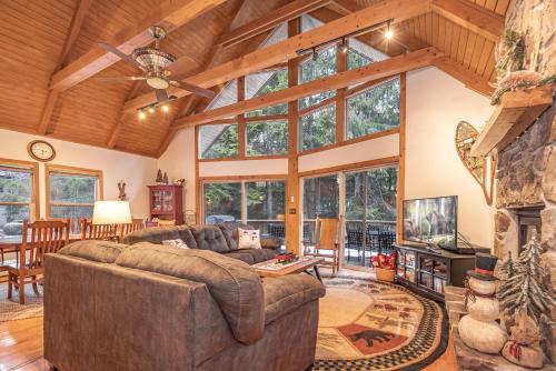 Bear Mountain Lodge in Swanton, USA