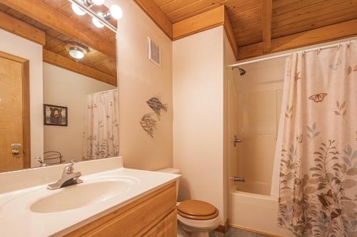 Bear Mountain Lodge in Swanton, USA