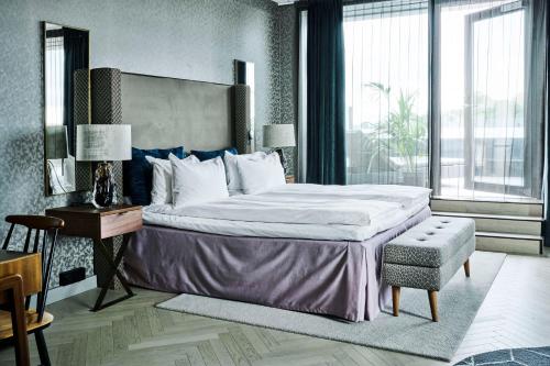 One-Bedroom Suite with Ocean View