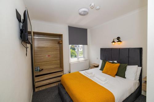 Woodford Hotel, Londýn