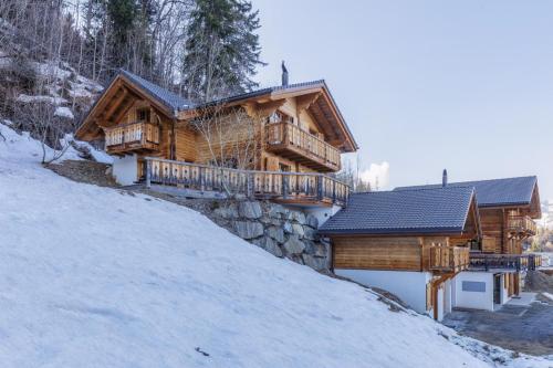 Chalet Coucou Luxury 10 pax Chalet with incredible views and garage