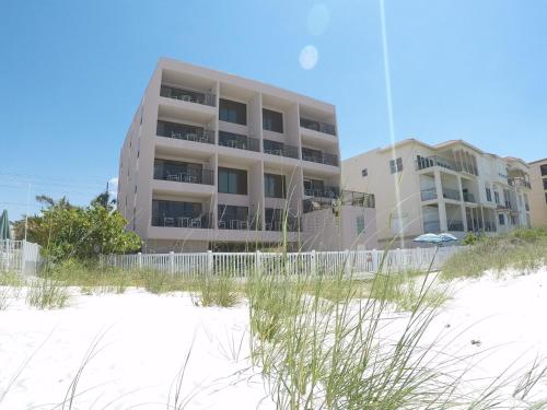 Island Gulf Resort – Madeira Beach, FL