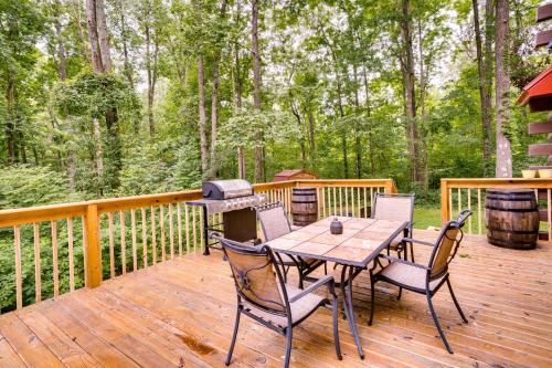 Orleans Retreat with Private Hot Tub and Fireplace! in Bedford