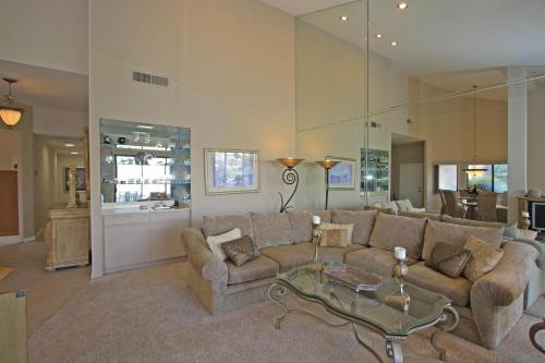 VB802 - Two Lakes in Palm Desert, USA