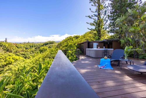 Gardenia Room on Tropical Lush Farm in Haiku, Maui