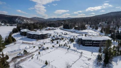 Deluxe Suite - View on Lake & 6 Min from Tremblant Versant Nord