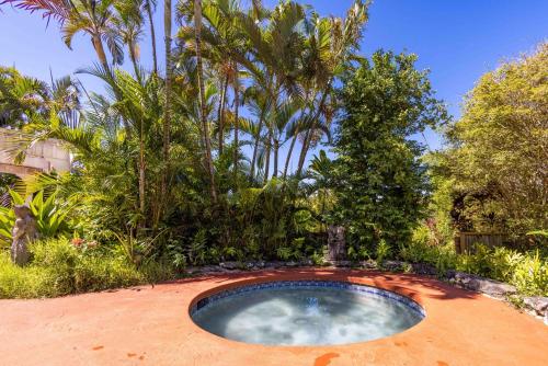 Plumeria Room on a Lush Farm on Maui's North Shore