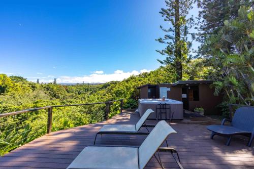 Plumeria Room on a Lush Farm on Maui's North Shore