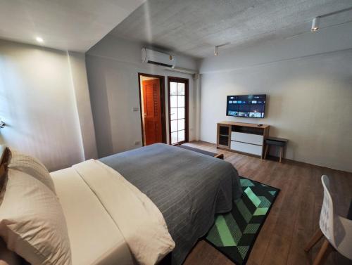 room detail thumbnail 0
