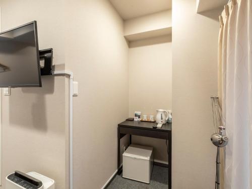 Twin Room - Non-Smoking image 8