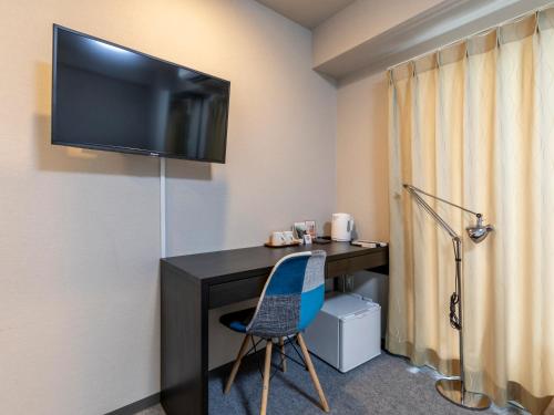Double Room - Non-Smoking  image 7