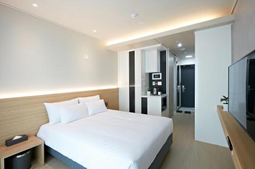 Ocean Soleview Hotel Room Type - Deluxe Dobule with Terrace (Half Ocean View) Ocean Soleview Hotel Room Type - Deluxe Dobule with Terrace (Half Ocean View)
