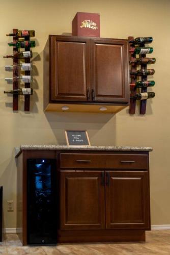 Uncork on Historic Main! in St. Charles, USA