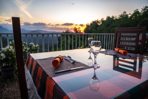 Sky Lodge 5