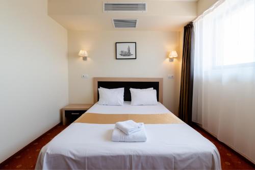Family Suite with Terrace image 3
