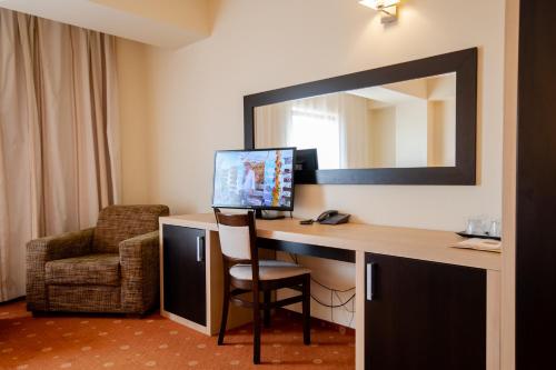 Business King Room image 8