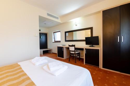 Business King Room image 9