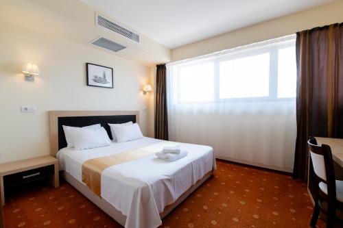 Family Suite with Terrace image 2
