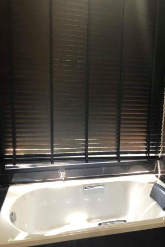 Bathroom, Forest Hill Resort in Khung Wiman Beach